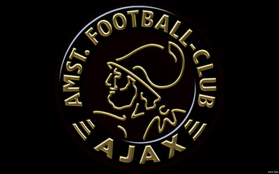 爱赢电竞-克瓦拉茨赫利亚训练中加练防守