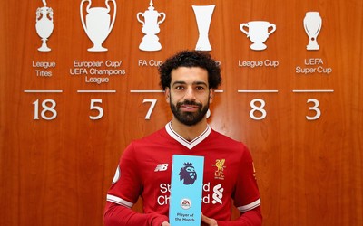 爱赢电竞动态-加维被换下时全场高歌致敬